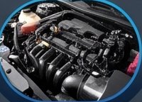Motor de veículo em manutenção